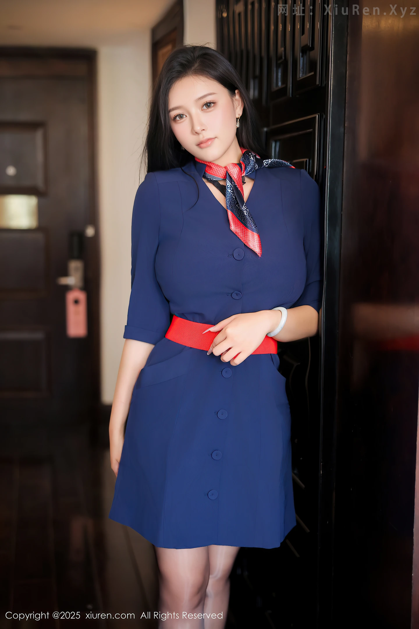 图片[4]-[XiuRen秀人网] VOL.10371 模特娜比空姐制服露黑色蕾丝内衣配超薄黑丝秀凹凸身材诱惑写真84P-秀人网官方网站